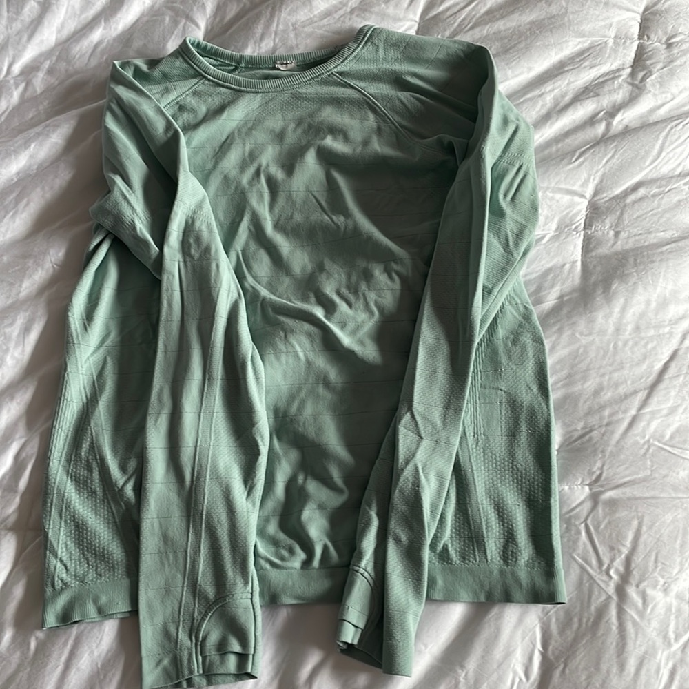 Atleta girl shirt size 8-10
